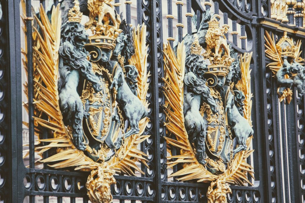 Regal gates